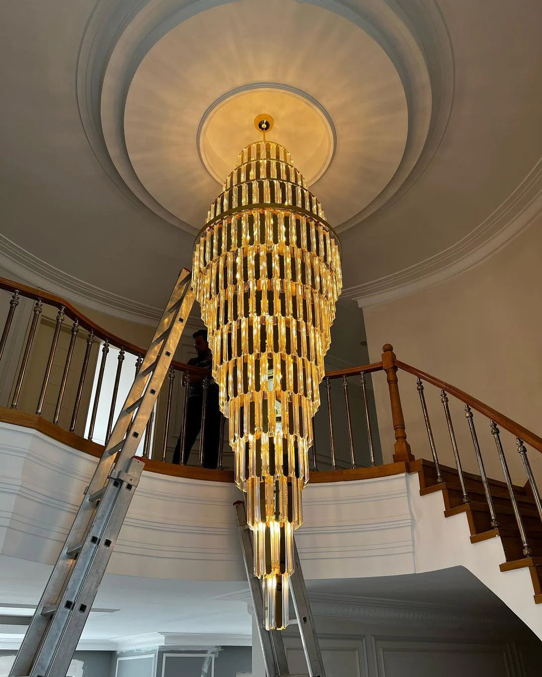 Lampadario moderno in cristallo a forma di piramide extra large per soffitti alti