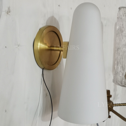 Lampada da parete a forma di cappello conico rotondo in stile moderno 