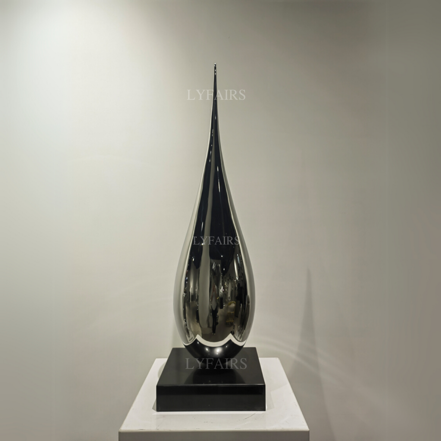 Sculpture artistique contemporaine inspirée des gouttelettes en acier inoxydable