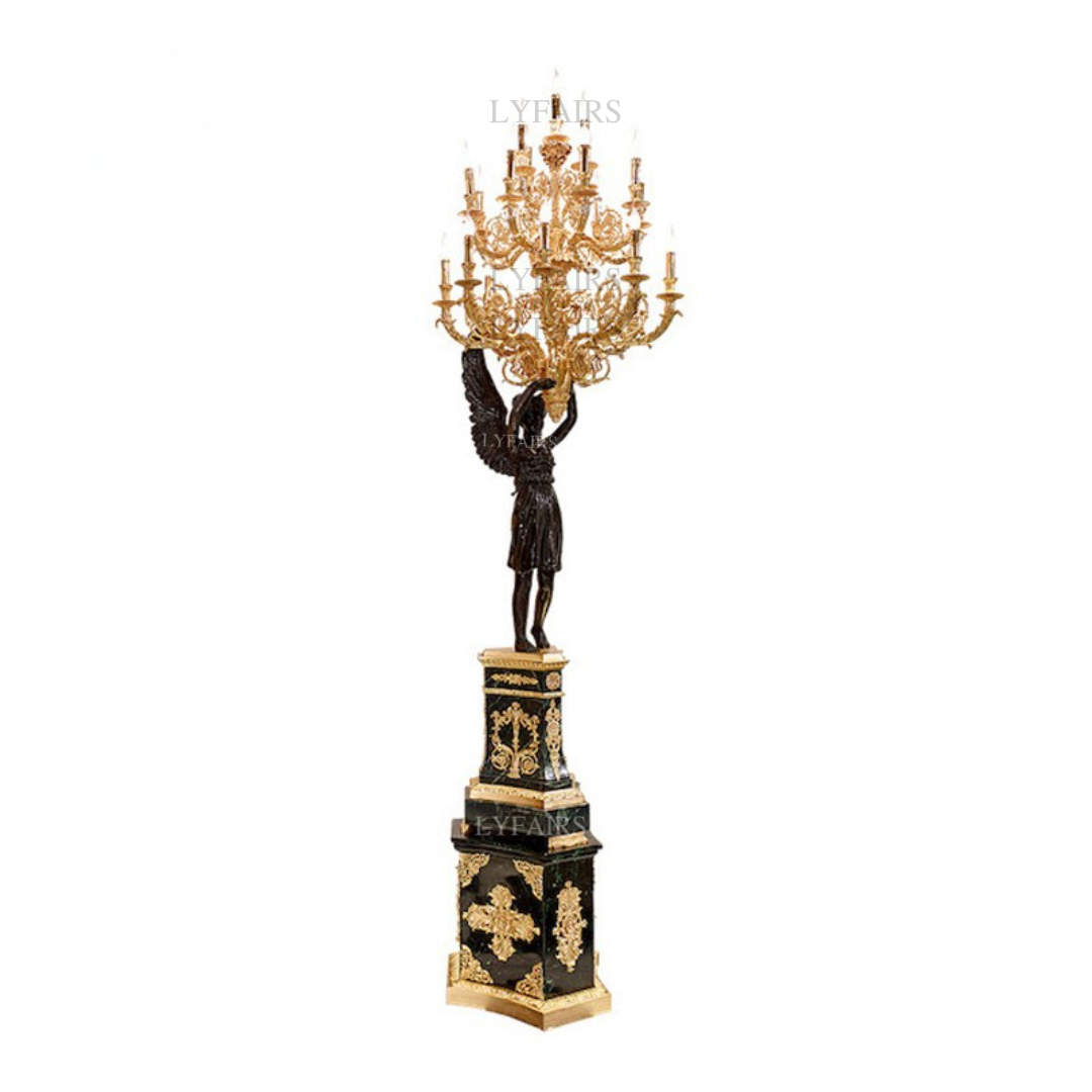 Lampada da terra a torcia in ottone Ebon Seraph di LYFAIRS x FH&amp;Home