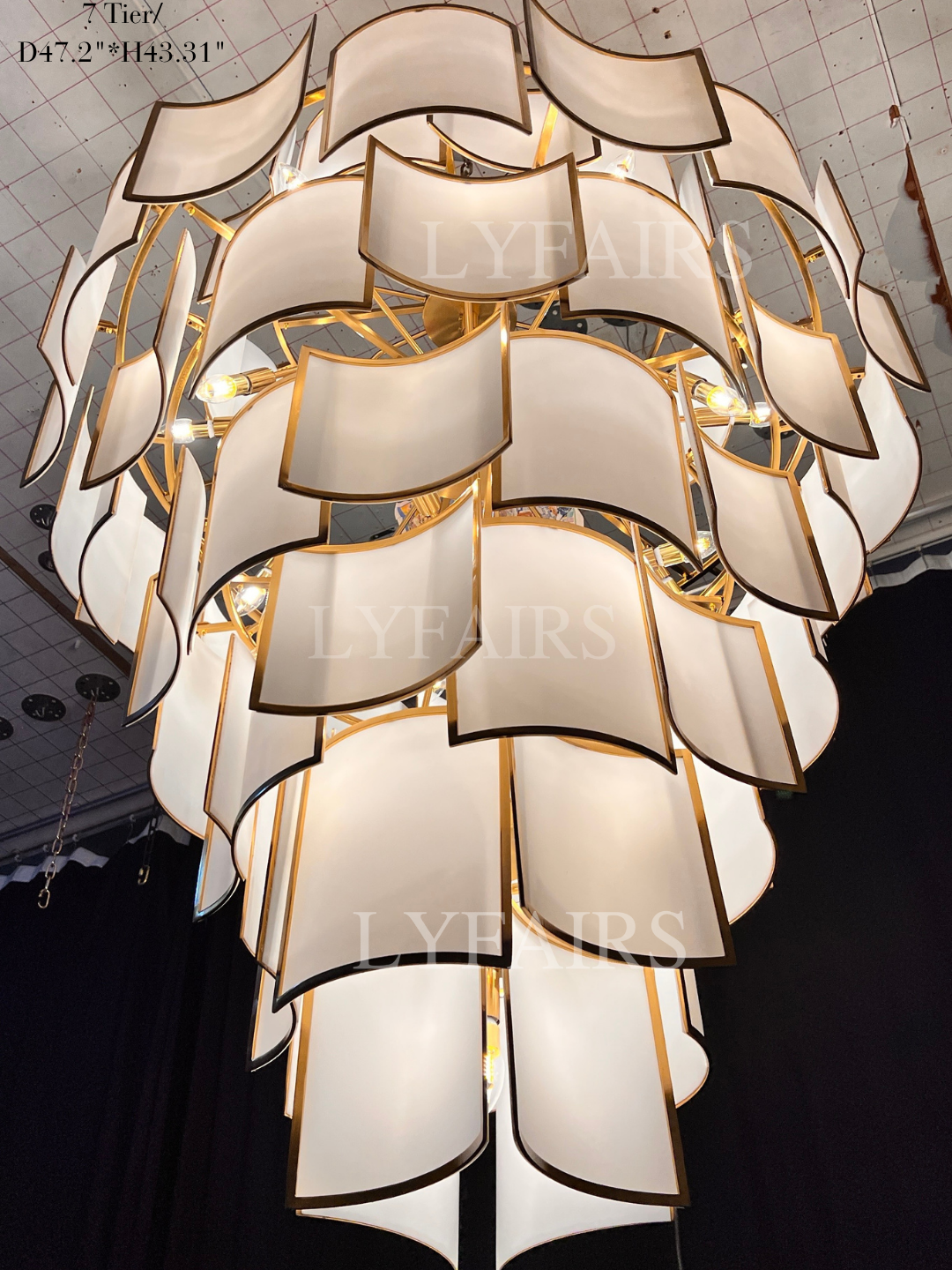 Lampadario moderno in piastrelle acriliche per soffitti alti