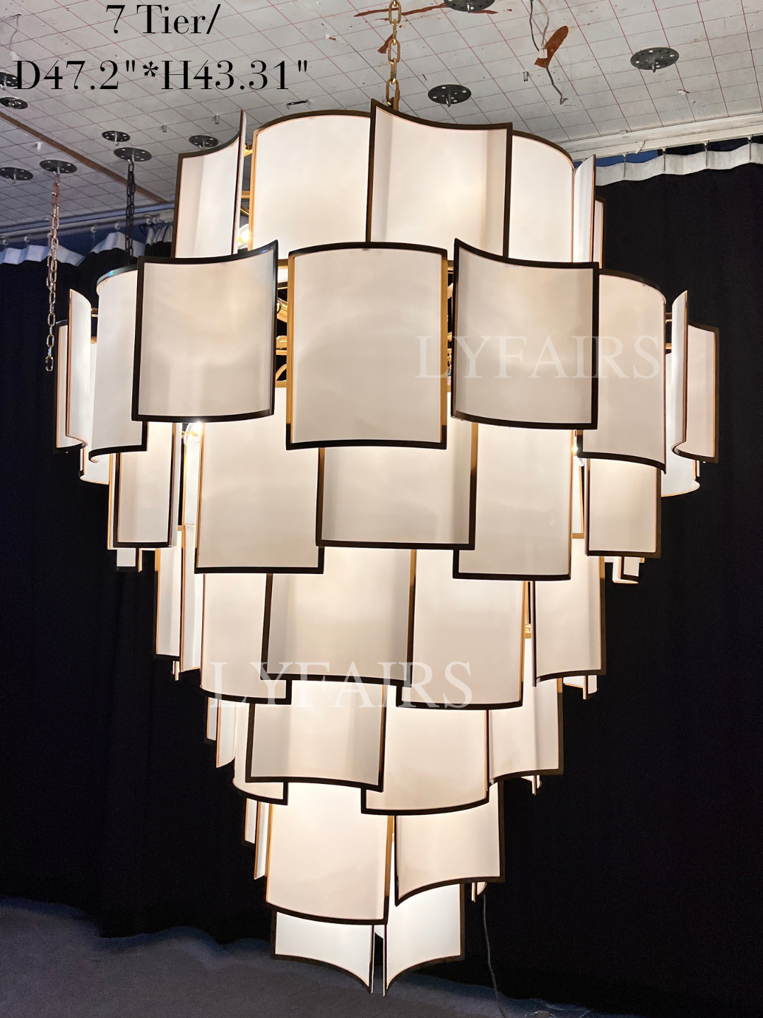 Lampadario moderno in piastrelle acriliche per soffitti alti