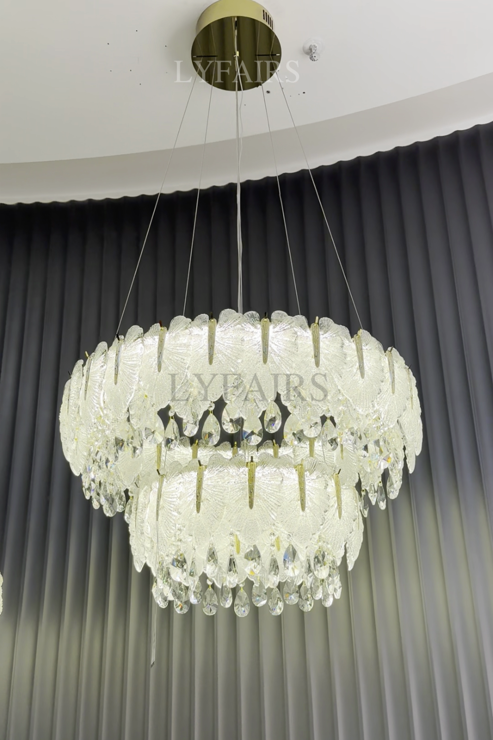 Lustre cascade luxueux en cristal à plusieurs niveaux, fabriqué à la main, en forme de feuille de verre