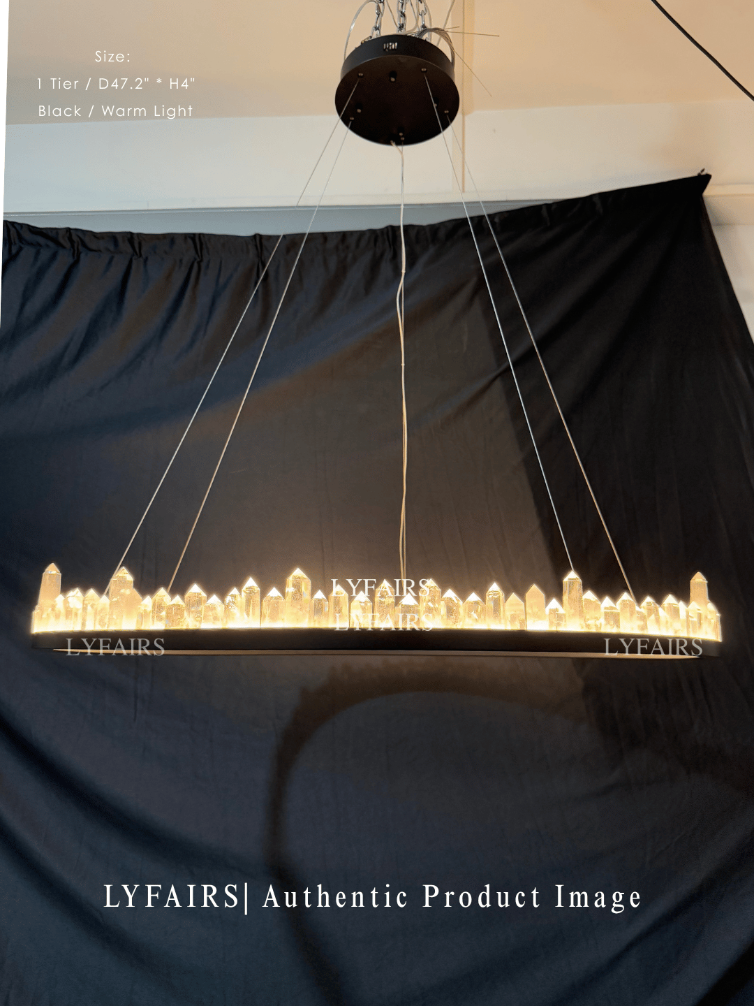 Lampadario in stile moderno con anelli in ottone e cristallo di quarzo naturale, finitura ottone/nero