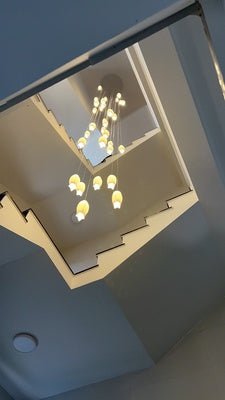 2023 New Arrival Elegant White Tulip Flower Chandelier For Foyer/ Staircase
