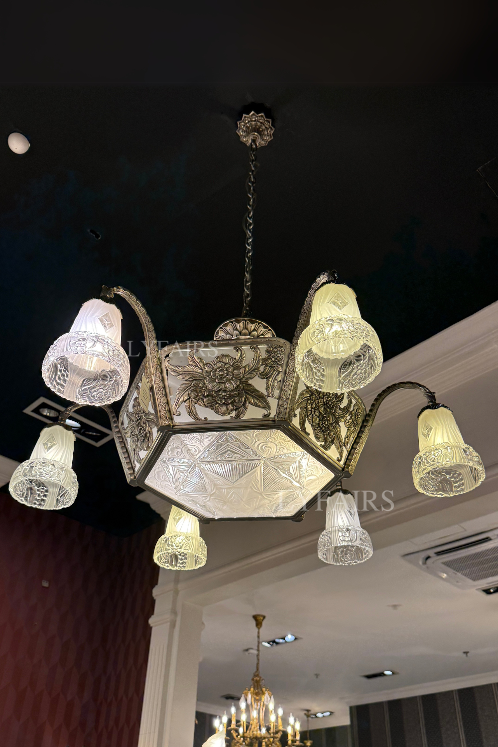 Lustre délicat en argent antique à fleurs LYFAIRS x FH&amp;Home