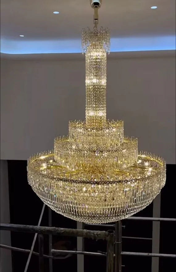 Lampadario di cristallo europeo di lusso in oro di grandi dimensioni a 3 livelli, di media lunghezza, per ingresso/scala/corridoio/ingresso.