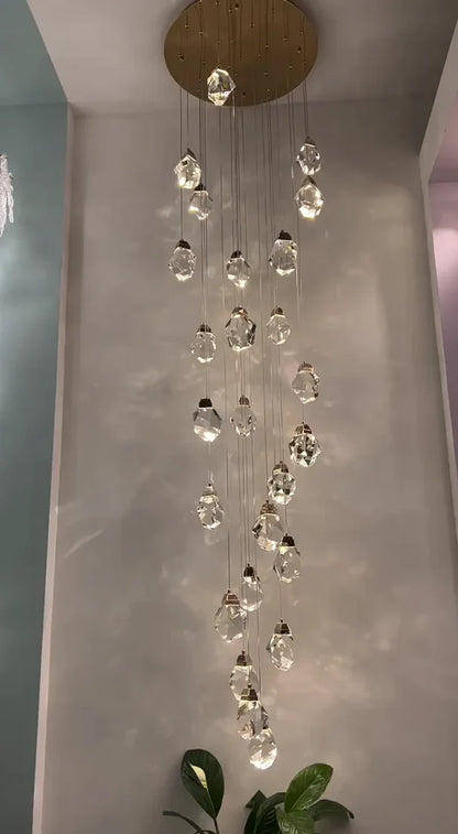 Lustre en pierre à prismes de cristal créatif et moderne pour escalier/hall/loft
