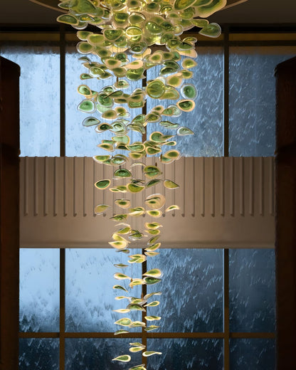 Lampadario moderno in vetro ambrato galleggiante
