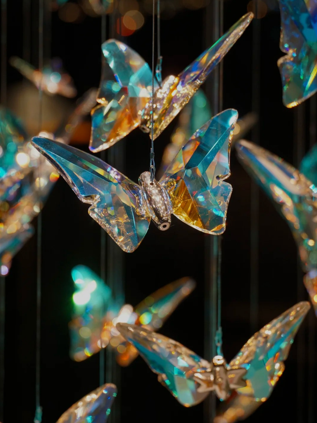 Lustre papillon rond encastré au design artistique de luxe léger