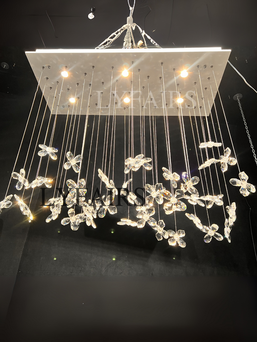 Lampadario moderno a forma di fiore di cristallo galleggiante