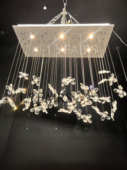 Lampadario moderno a forma di fiore di cristallo galleggiante