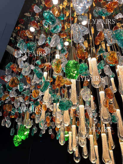 Lustre en cristal flottant extra large en forme de goutte de pluie colorée pour hôtel/restaurant/villa