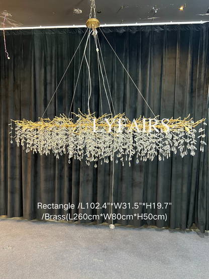 Lampadario di cristallo in stile francese, nuovo e conveniente, con foglie di cristallo.