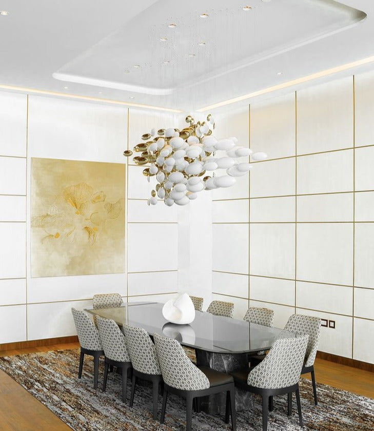 Plafonnier suspendu en forme d'œuf de dragon doré, design artistique et moderne, idéal pour une salle à manger