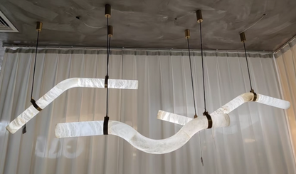 Lustre incurvé moderne en albâtre pour salon/salle à manger