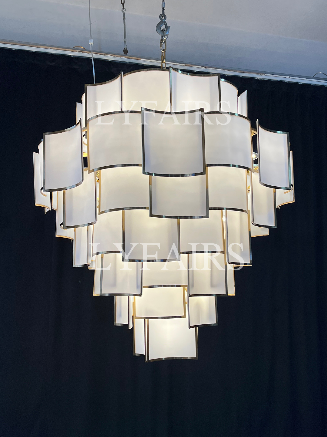 Lampadario moderno in piastrelle acriliche per soffitti alti