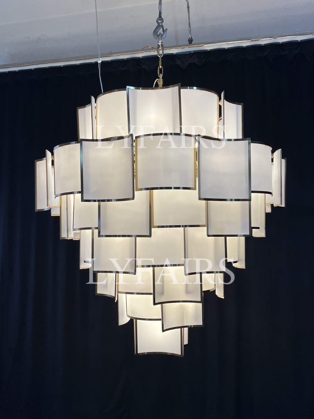 Lampadario moderno in piastrelle acriliche per soffitti alti