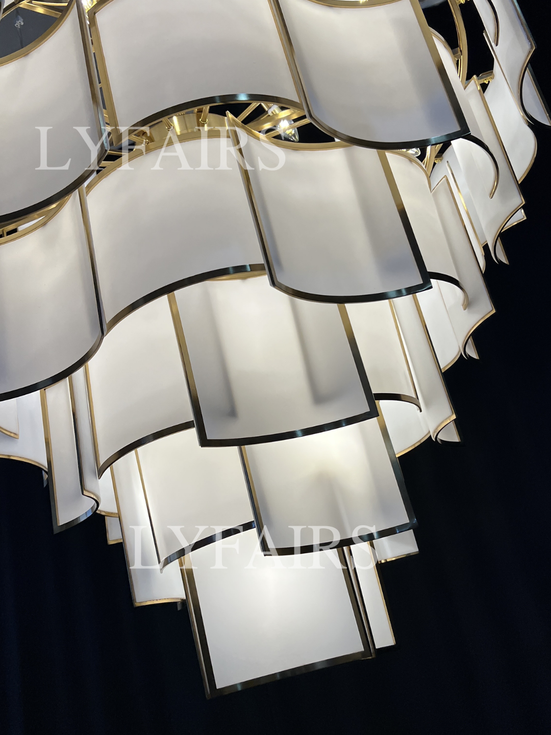 Lampadario moderno in piastrelle acriliche per soffitti alti
