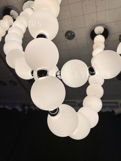 Lampadario moderno e creativo con collana di perle acriliche