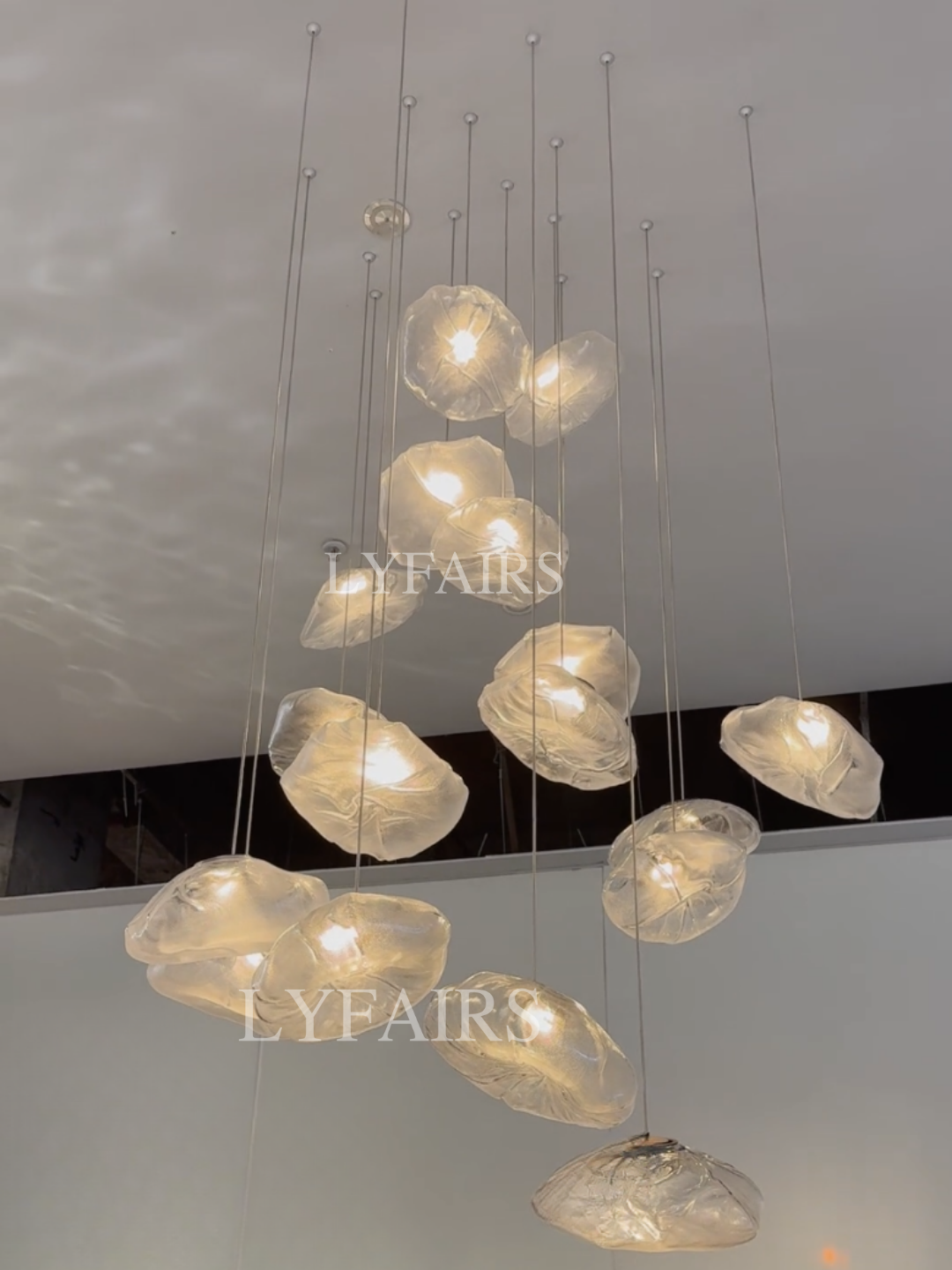 Lampadario decorativo in vetro minimalista nordico extra large a forma di nuvola per scale/soggiorno/stanza con soffitto alto