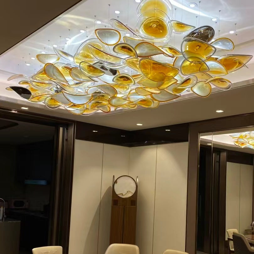 Lampadario moderno in vetro ambrato galleggiante