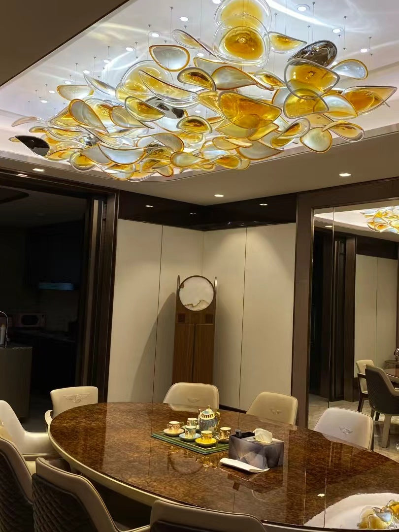 Lampadario moderno in vetro ambrato galleggiante