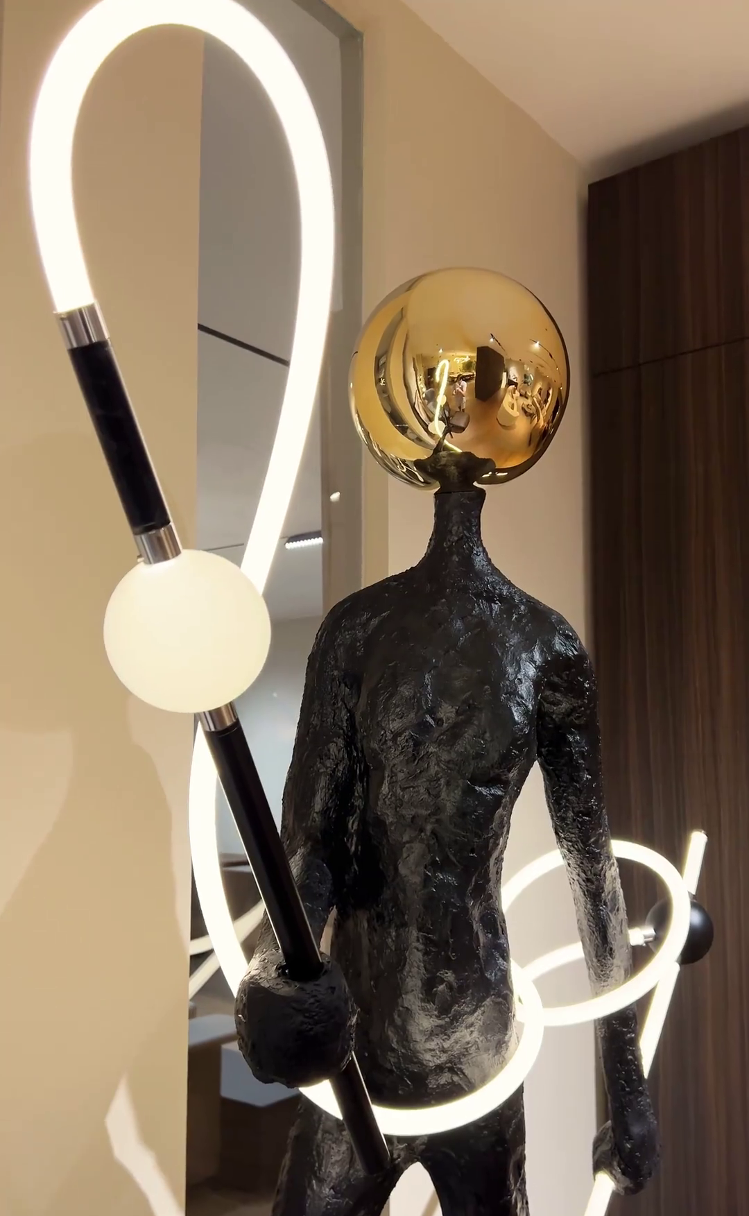 Art Gold Head Sculpture LED Floor Lamp