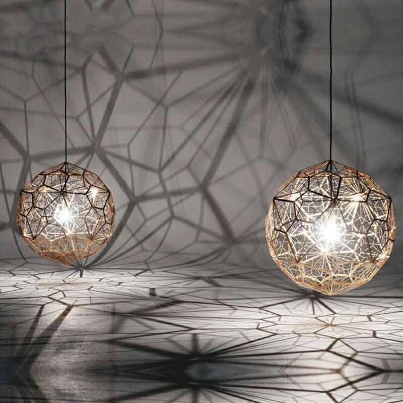 Élégante suspension géométrique texturée à une ampoule de designer italien avec ampoules, luminaire de plafond en forme de boule de diamant, finition dorée